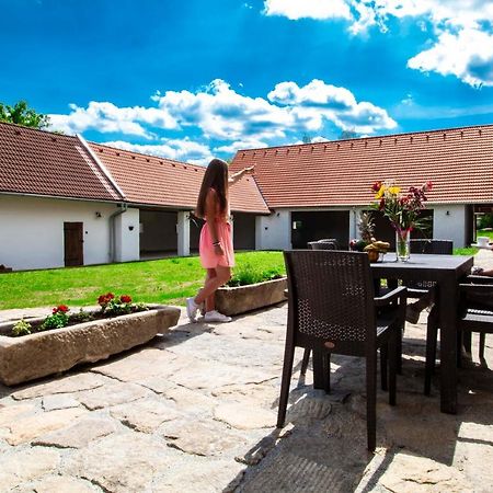 Residence Klazary U Zumberka - Terasove Apartmany Kamenna Eksteriør billede
